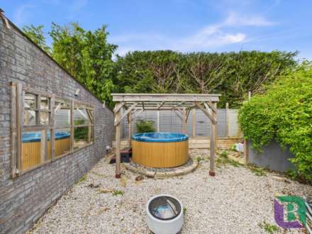 Deethe Close, Woburn Sands, Image 25