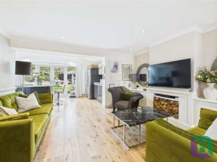 Deethe Close, Woburn Sands, Image 3