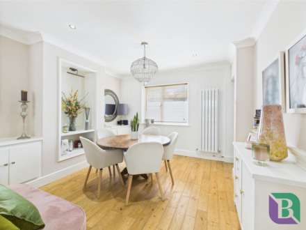 Deethe Close, Woburn Sands, Image 4