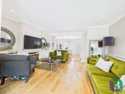 Deethe Close, Woburn Sands, Image 7