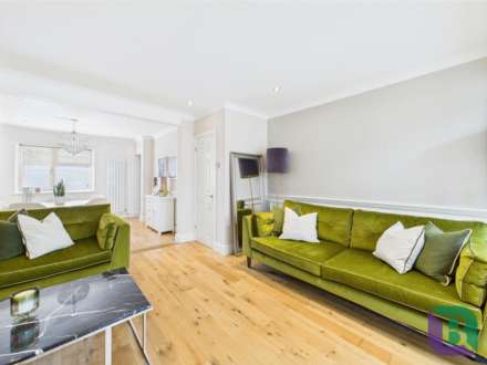 Deethe Close, Woburn Sands, Image 8