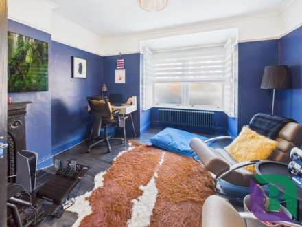 Theydon Avenue, Woburn Sands, Image 11