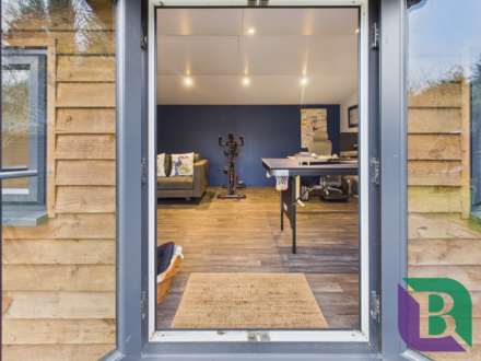 Theydon Avenue, Woburn Sands, Image 23