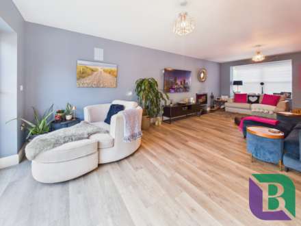 Theydon Avenue, Woburn Sands, Image 3