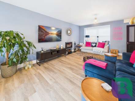 Theydon Avenue, Woburn Sands, Image 6