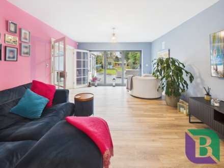 Theydon Avenue, Woburn Sands, Image 8