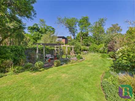 Wood Street, Woburn Sands, Image 23