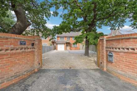 Newport Road, Woburn Sands
