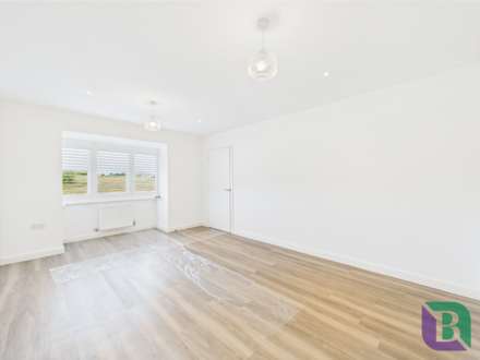 Columbia Drive, Milton Keynes, Image 2