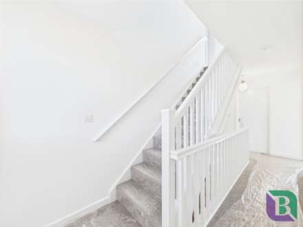 Columbia Drive, Milton Keynes, Image 20