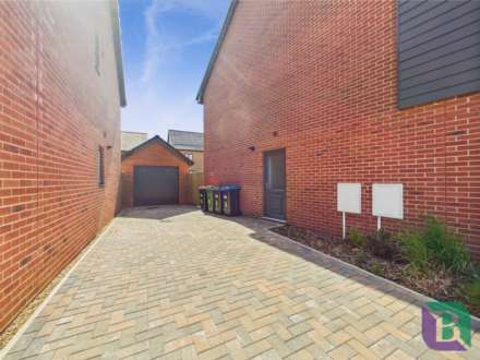 Columbia Drive, Milton Keynes, Image 27