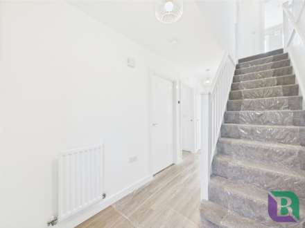 Columbia Drive, Milton Keynes, Image 5