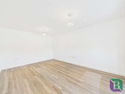 Columbia Drive, Milton Keynes, Image 6