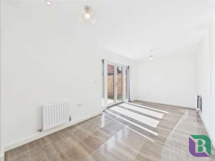 Columbia Drive, Milton Keynes, Image 9