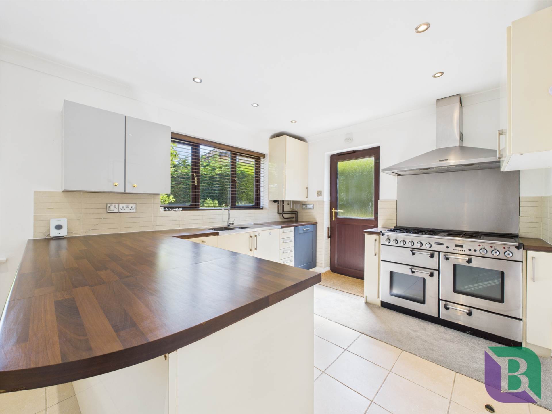 Brearley Avenue, Oldbrook, Image 4