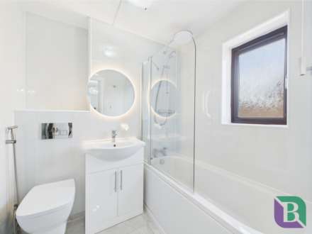 Brearley Avenue, Oldbrook, Image 12