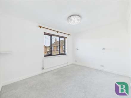 Brearley Avenue, Oldbrook, Image 13