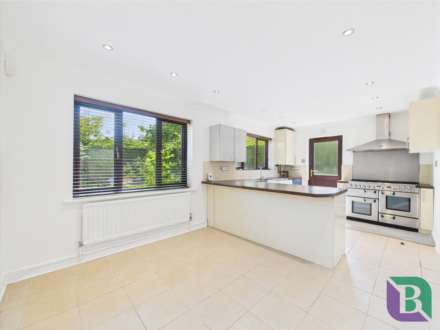 Brearley Avenue, Oldbrook, Image 2