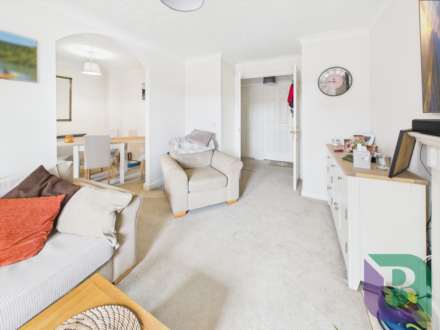 Eleanor Walk, Woburn, Image 7