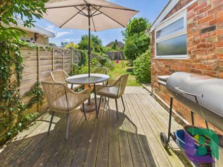 Vicarage Street, Woburn Sands, Image 19