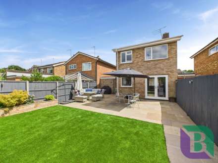 Vicarage Street, Woburn Sands, Image 17