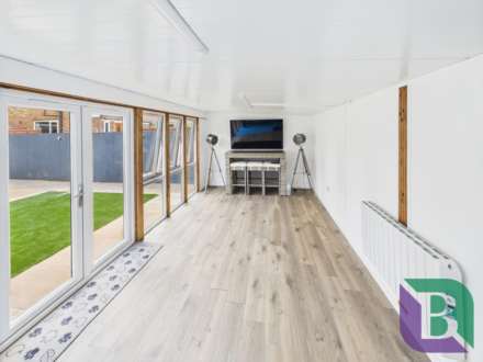 Vicarage Street, Woburn Sands, Image 19