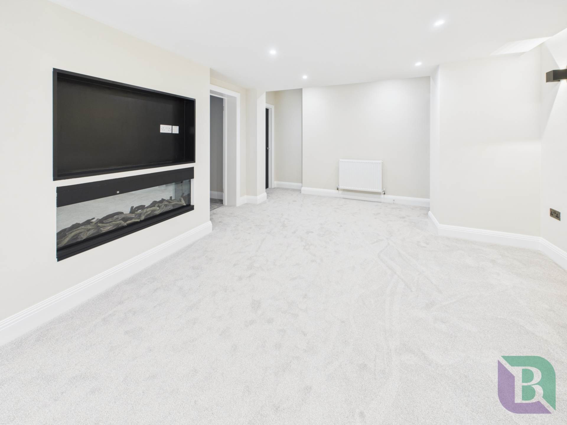 High Street, Woburn Sands, Image 3