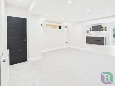 High Street, Woburn Sands, Image 2