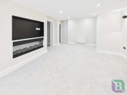 High Street, Woburn Sands, Image 3