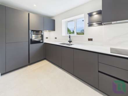 High Street, Woburn Sands, Image 5