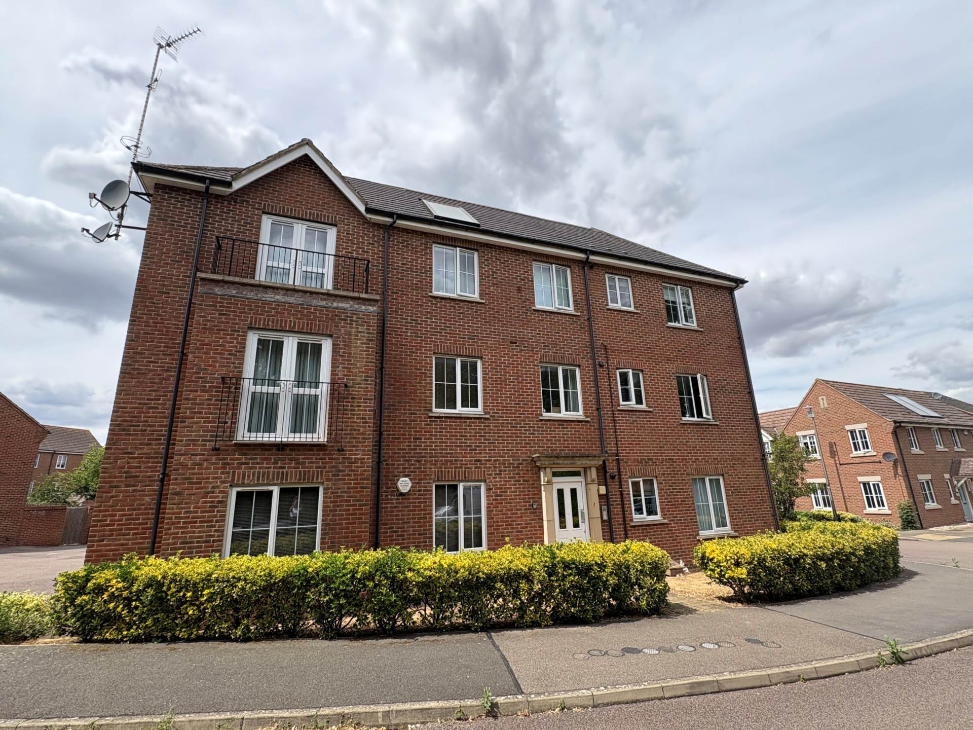 Cable Crescent, Woburn Sands, Image 1