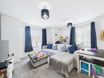 Cable Crescent, Woburn Sands, Image 3