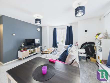 Cable Crescent, Woburn Sands, Image 5