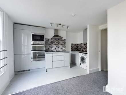 High Street, Newport Pagnell, Image 2