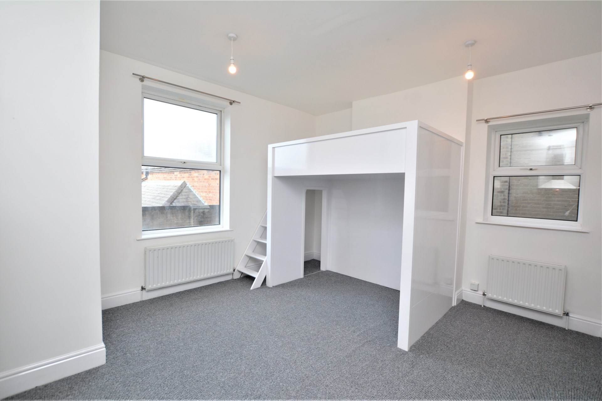 Swan Court, College Street, Image 2