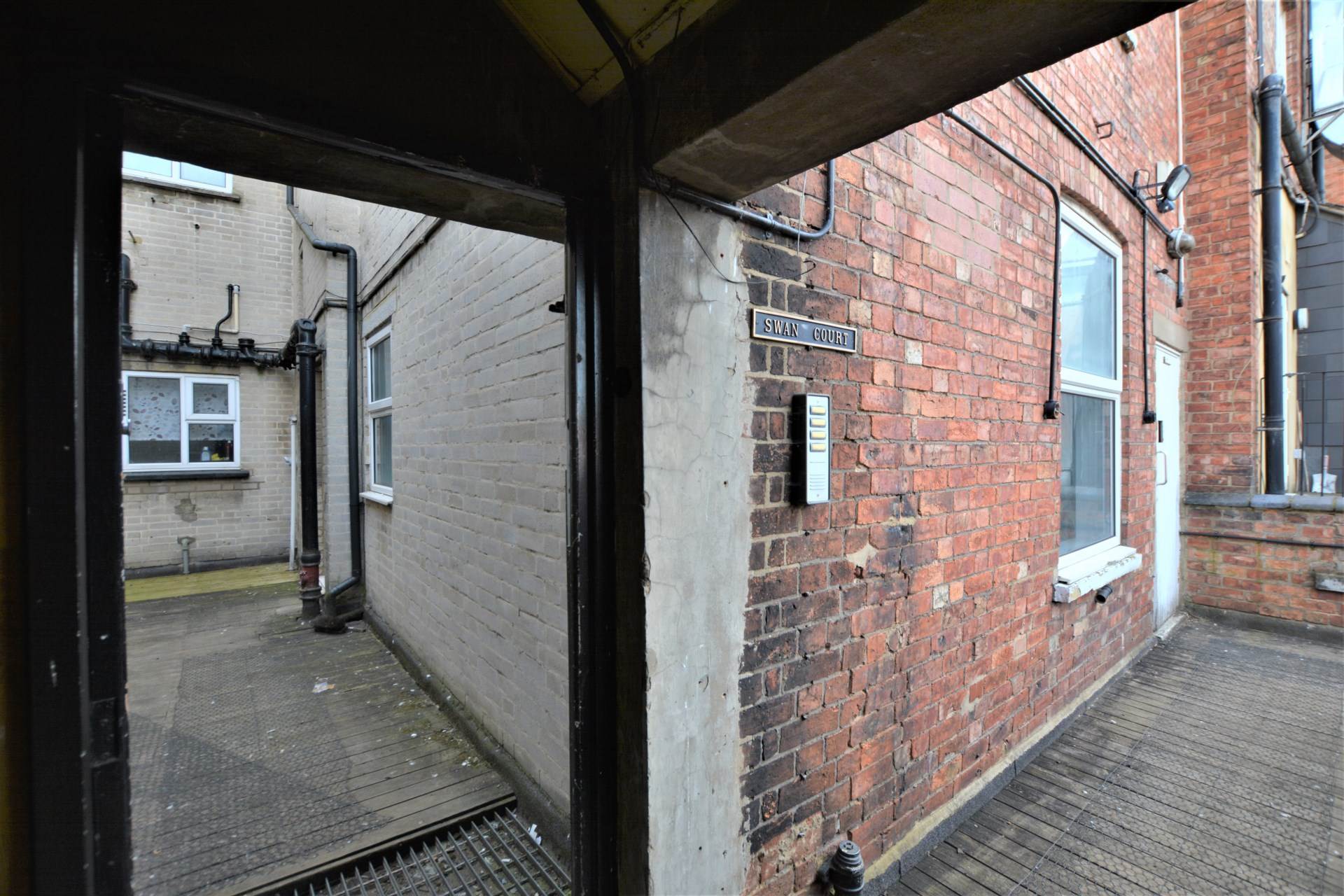 Swan Court, College Street, Image 5