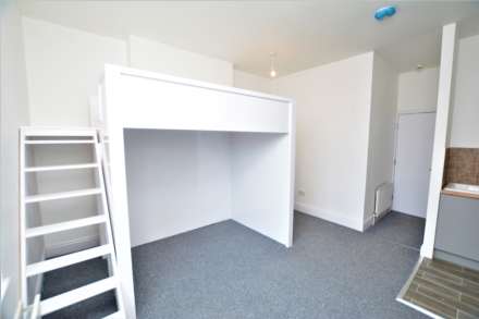 Swan Court, College Street, Image 4