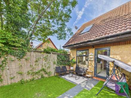 Upton Grove, Shenley Lodge, Image 14