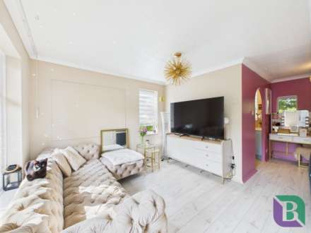 Upton Grove, Shenley Lodge, Image 3