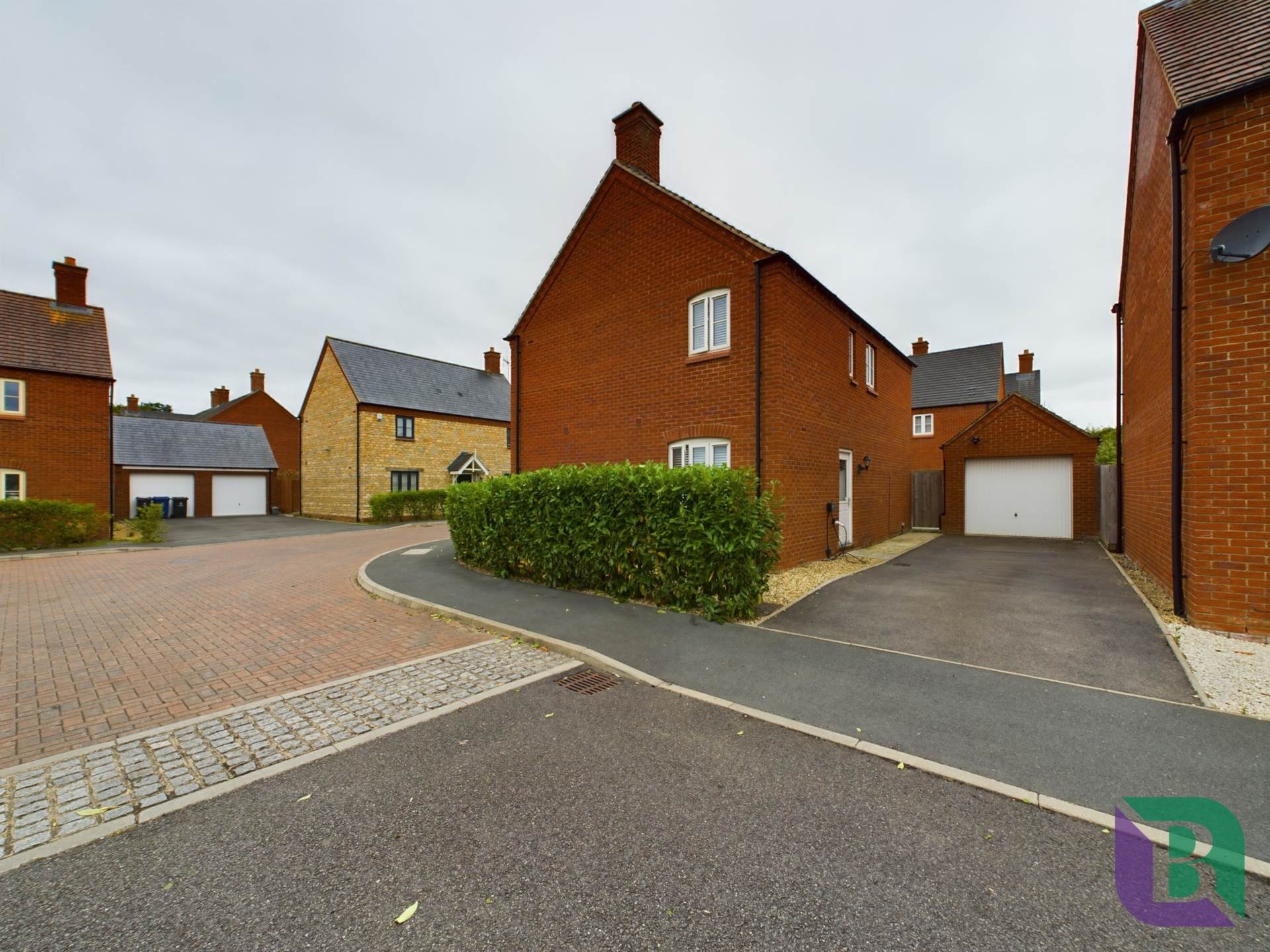 Blackhorse Drive, Old Stratford, Image 23