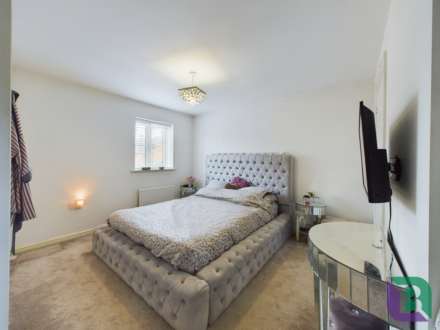 Blackhorse Drive, Old Stratford, Image 12