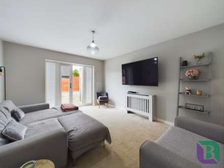 Blackhorse Drive, Old Stratford, Image 2