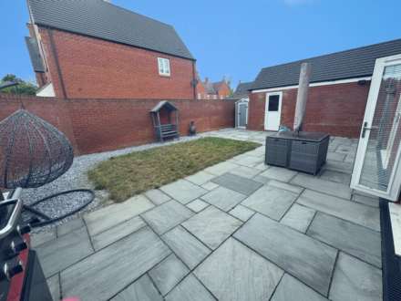 Blackhorse Drive, Old Stratford, Image 22