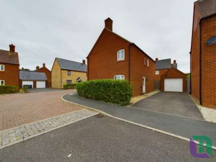 Blackhorse Drive, Old Stratford, Image 23