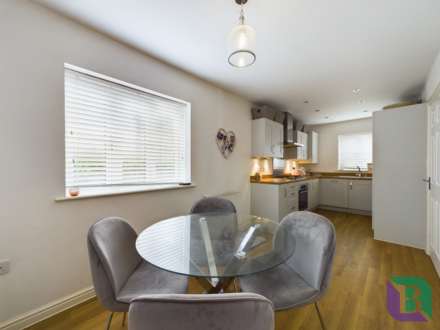 Blackhorse Drive, Old Stratford, Image 5
