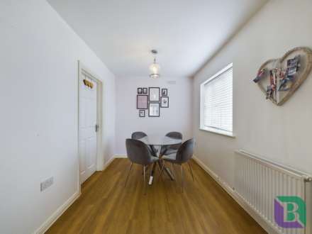 Blackhorse Drive, Old Stratford, Image 6