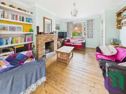 Wood Street, Woburn Sands, Image 4