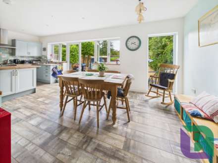 Wood Street, Woburn Sands, Image 6