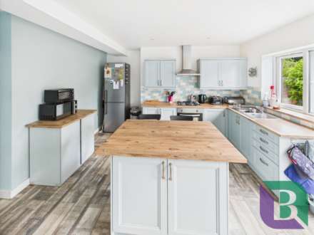 Wood Street, Woburn Sands, Image 8