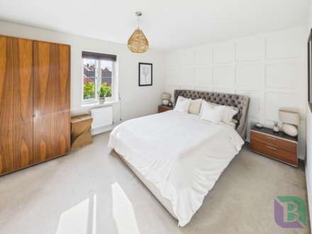 Summerlin Drive, Milton Keynes, Image 6